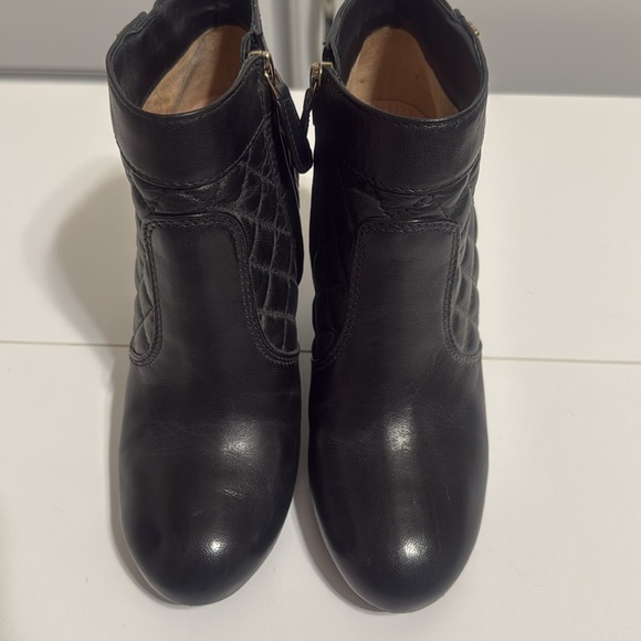 Tory Burch Leila quilted wedge ankle booties - Picture 5 of 7